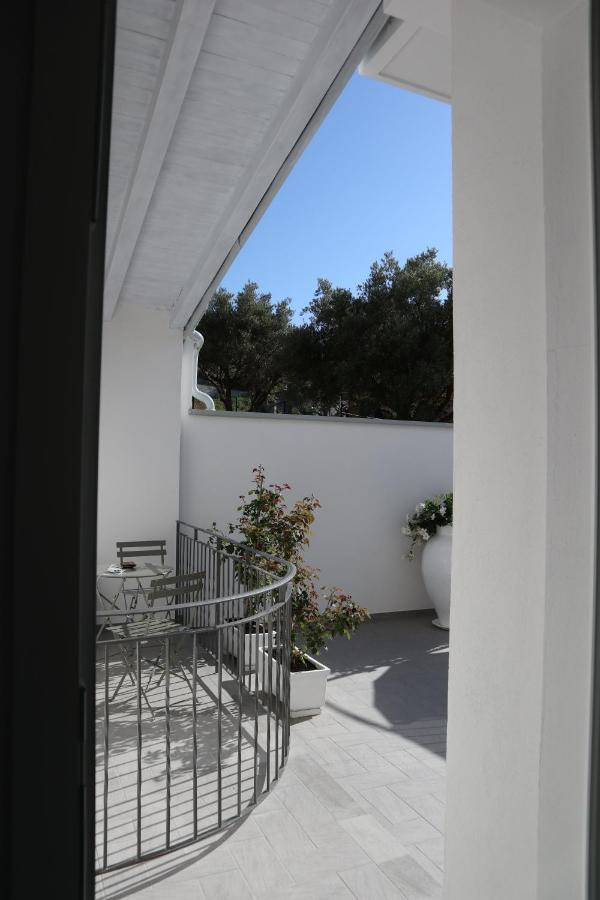 Il Fiore Bianco Bed and Breakfast Capo dʼOrlando Exterior foto